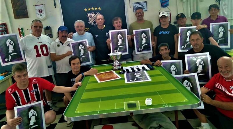 Maria Zélia reúne botonistas em homenagem com a Copa Rei Pelé